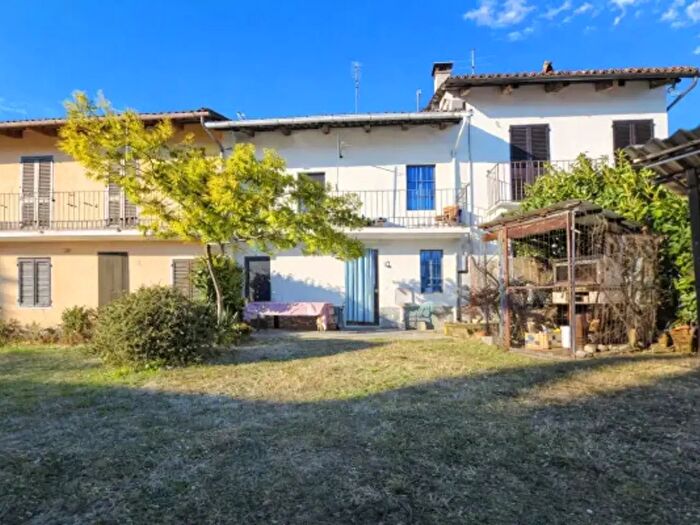 Casa quadrilocale in vendita in Frazione San Grato, Monteu Roero