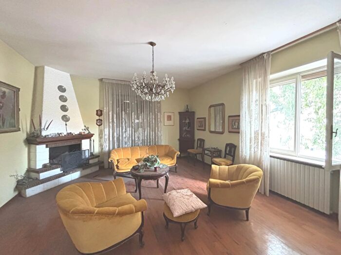 Casa con 6 locali in vendita in Via Roma, Busseto