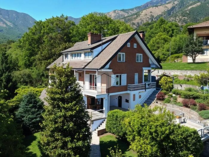 Casa con 10 locali in vendita in Via Chiaberge, Val Della Torre