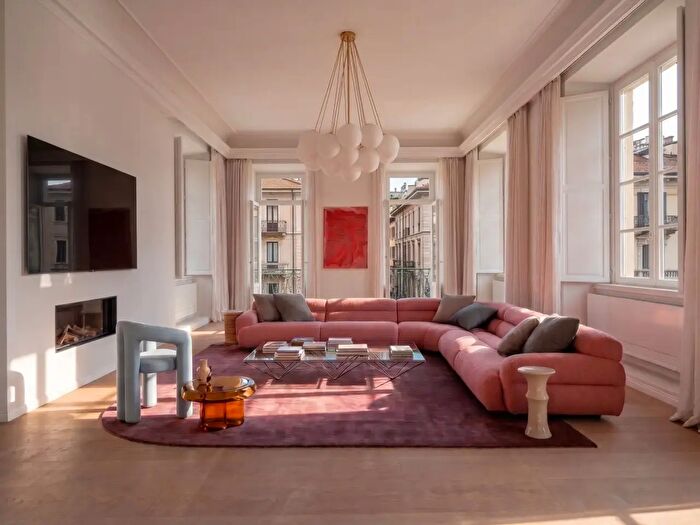 Appartamento quadrilocale in vendita in Via Armando Diaz, Como