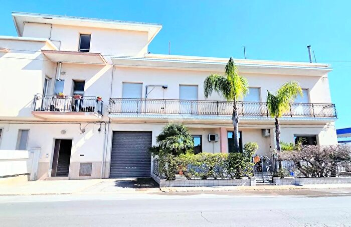 Casa con 5 locali in vendita in Viale Piceno, Manduria