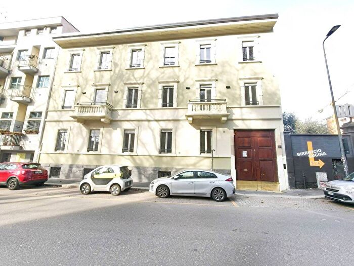 Appartamento trilocale in affitto in Viale Liguria, Navigli Darsena, Milano