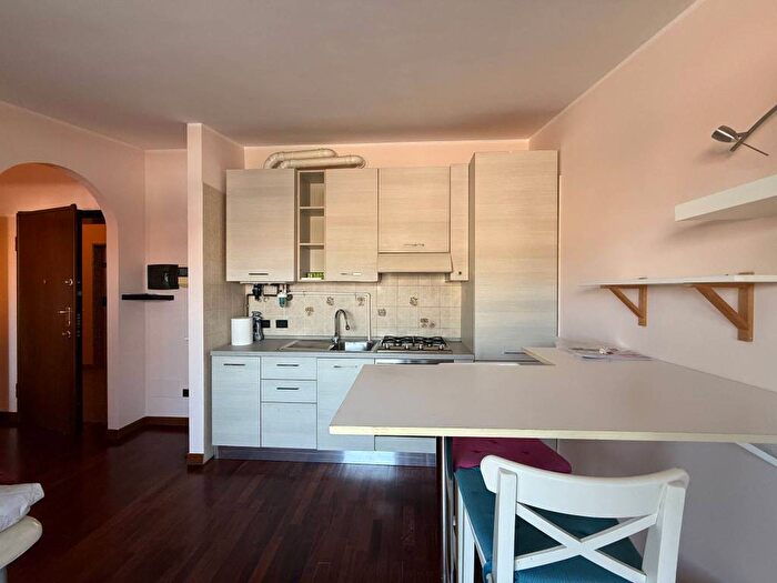 Casa bilocale in affitto in Via Legnone, Dergano, Milano