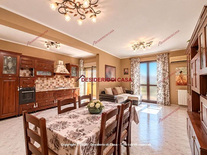 Appartamento trilocale in vendita in Via Luigi Cosenz, CEP Michelangelo Alta, Palermo