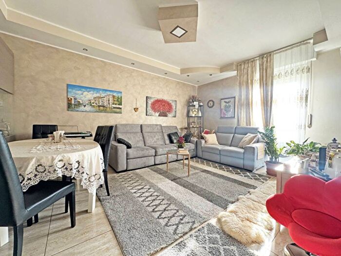Appartamento trilocale in vendita in Via Pietro Pieregrosso, Centro, Pozzuolo Martesana
