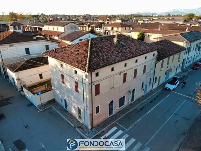 Appartamento trilocale in vendita in Via Matteotti, Mairano