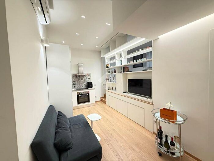 Appartamento monolocale in affitto in Via Montevideo, Solari, Milano
