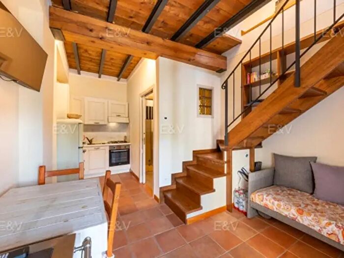 Casa con 5 locali in vendita in Via Asqua, Poppi