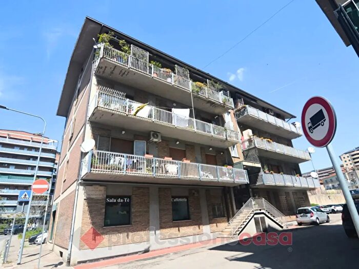 Appartamento trilocale in vendita in Via Curtatone E Montanara, Perugia