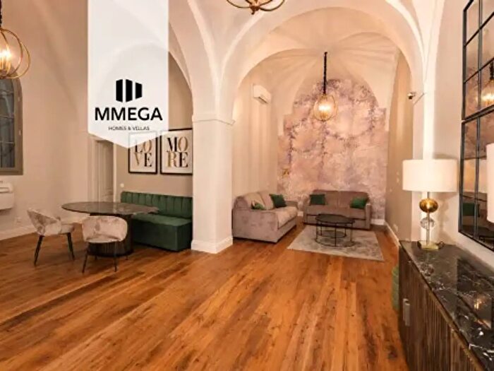 Appartamento trilocale in vendita in Via Romana, Firenze