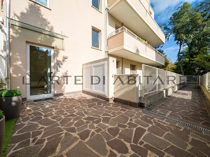 Appartamento trilocale in vendita in Via Sacramora, Rimini