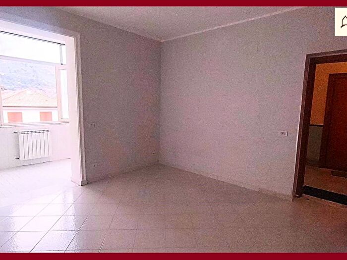 Appartamento trilocale in affitto in Via Antonio Pizzuto, Belmonte Chiavelli, Palermo