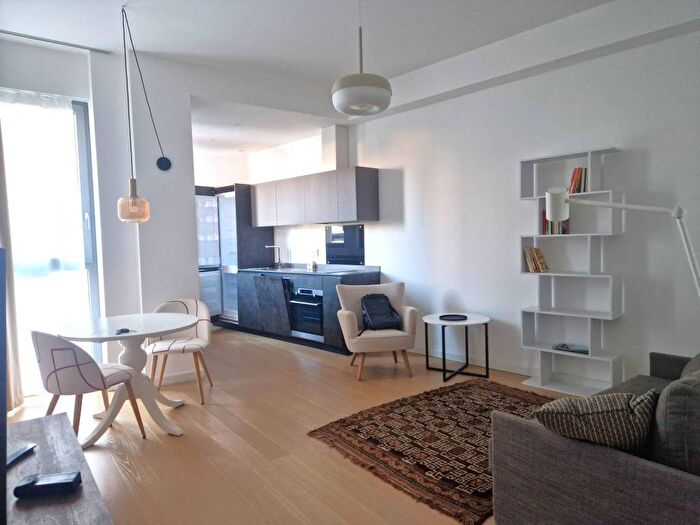 Appartamento monolocale in affitto in Via Ettore Ponti, Barona, Milano