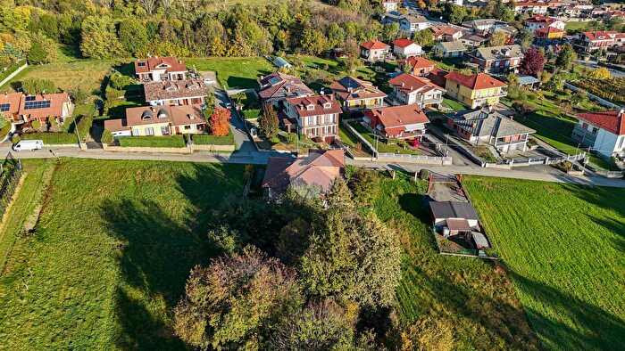 Casa con 6 locali in vendita in Via Castello, Bagnolo Piemonte