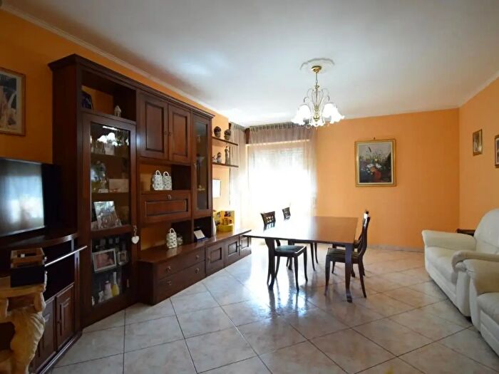 Appartamento trilocale in vendita in Via Boccaccio, Cologno Monzese