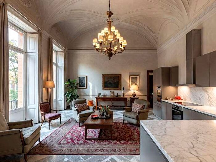 Appartamento con 20 locali in vendita in Perugia