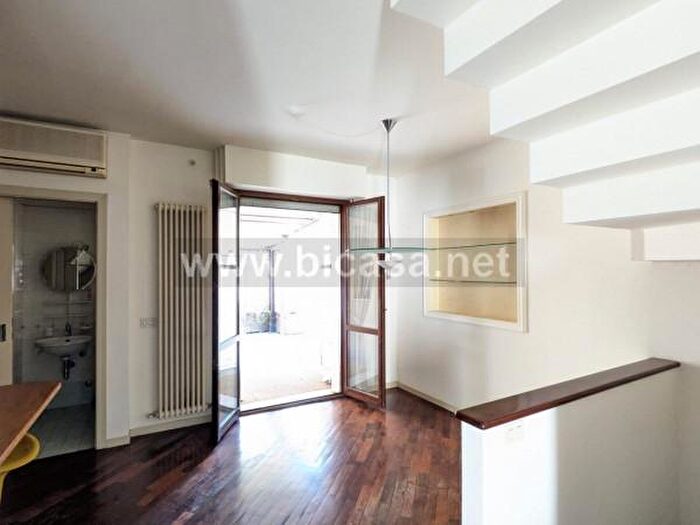 Casa con 5 locali in vendita in Via Pietro Germi, Pesaro