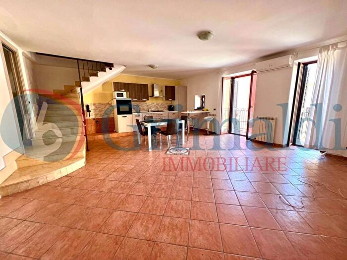 Appartamento trilocale in affitto in via gabella portese, Porto, Pozzuoli