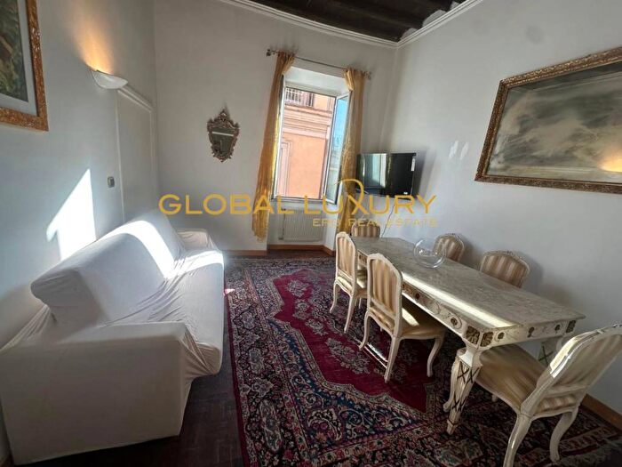 Appartamento quadrilocale in affitto in Spagna, Roma