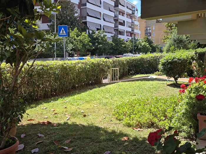 Appartamento con 6 locali in vendita in Via Ticino, Grosseto