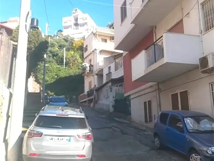 Appartamento bilocale in vendita in Viale Italia, Messina