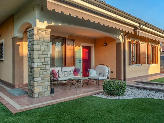 Casa quadrilocale in vendita in Travagliato