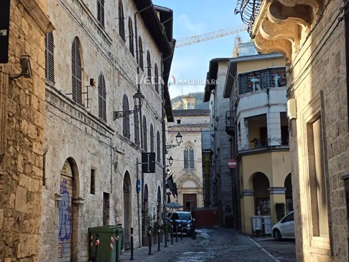 Appartamento con 5 locali in vendita in Corso Mazzini, Ascoli Piceno