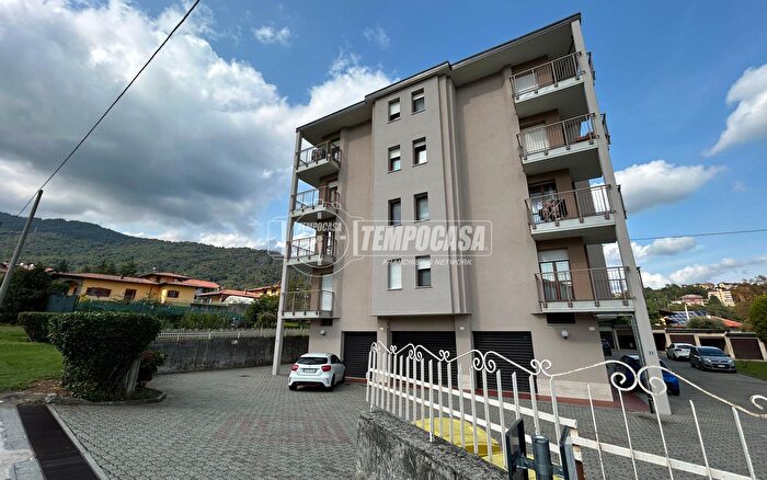 Appartamento con 6 locali in vendita in Via Luigi Einaudi, Forno Canavese