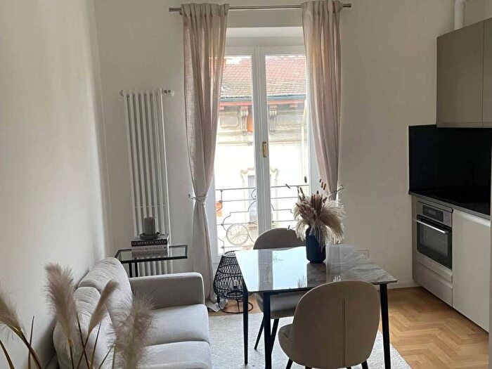 Appartamento bilocale in affitto in Via Carlo Farini, Garibaldi Corso Como, Milano