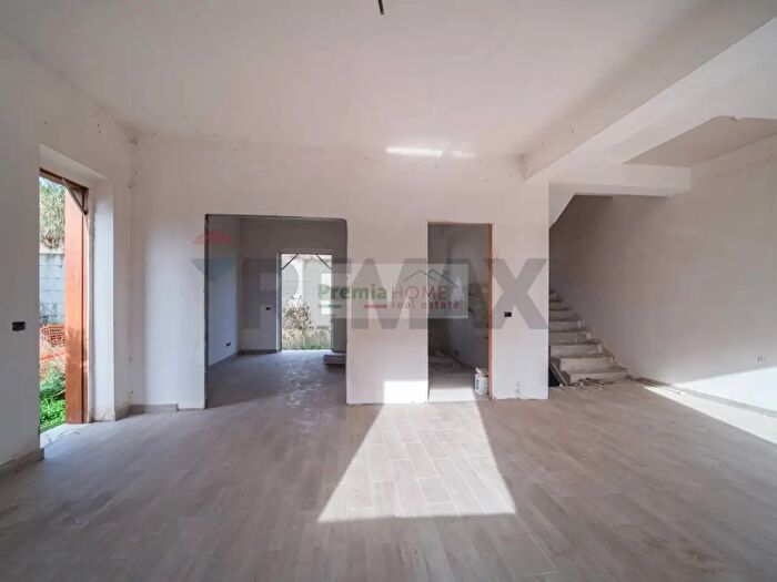 Casa quadrilocale in vendita in Cda Petrazza, Messina