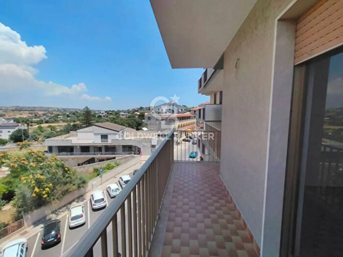 Appartamento con 7 locali in vendita in Via Risorgimento, Modica