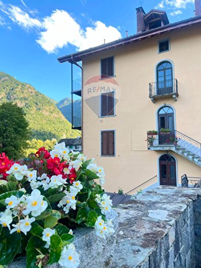 Appartamento trilocale in vendita in Via Monterosa, Scopa