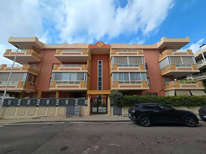 Appartamento trilocale in vendita in Via Madre Anna del Gesù, Cagliari