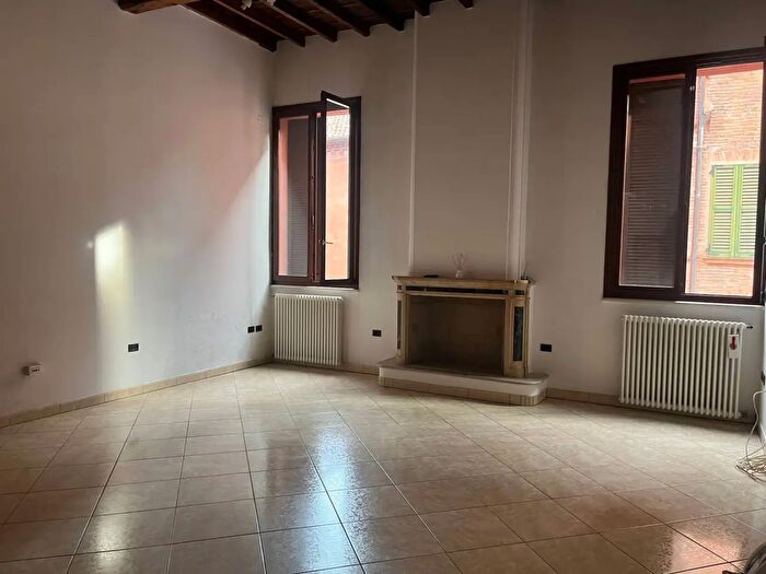 Appartamento trilocale in affitto in Via Giuseppe Mazzini, Ferrara