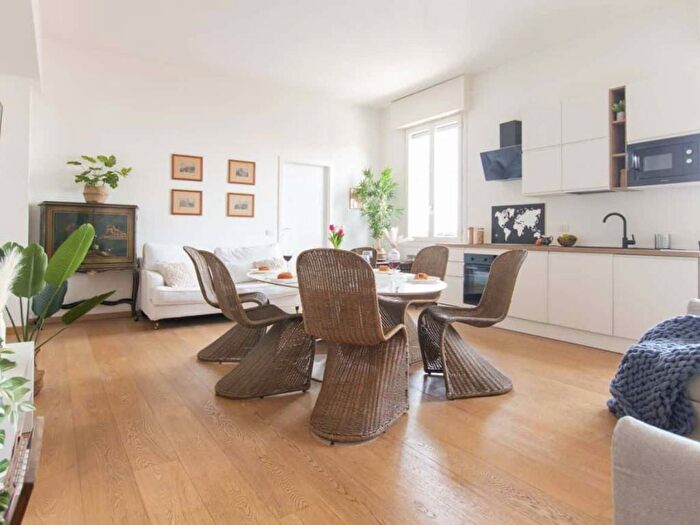 Appartamento trilocale in affitto in Via Molino delle Armi, Ticinese, Milano