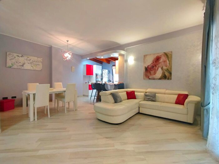 Appartamento quadrilocale in vendita in Via Scarlatti, Quartu SantElena