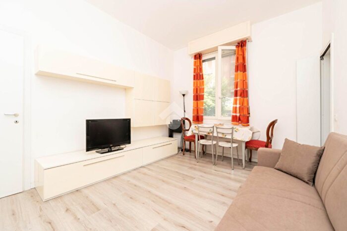 Appartamento bilocale in vendita in Via Fratelli Rosselli, Milano