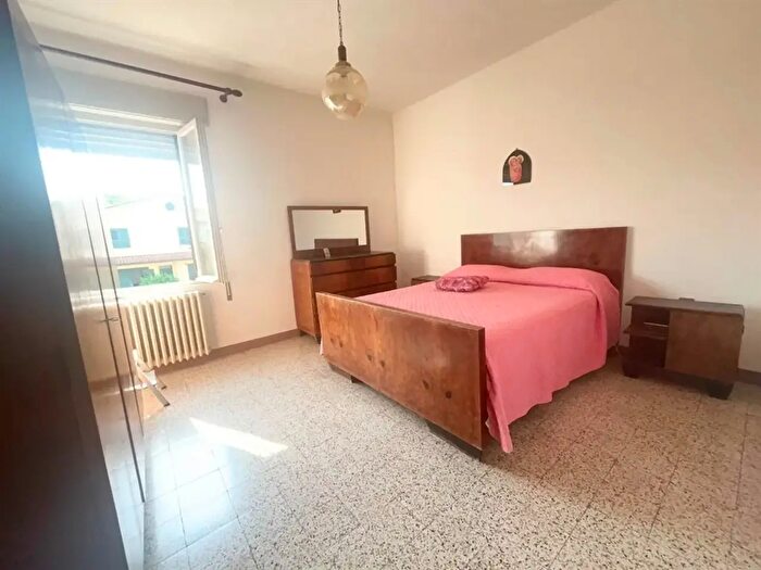 Casa quadrilocale in vendita in Via Olindo Guerrini, Ravenna