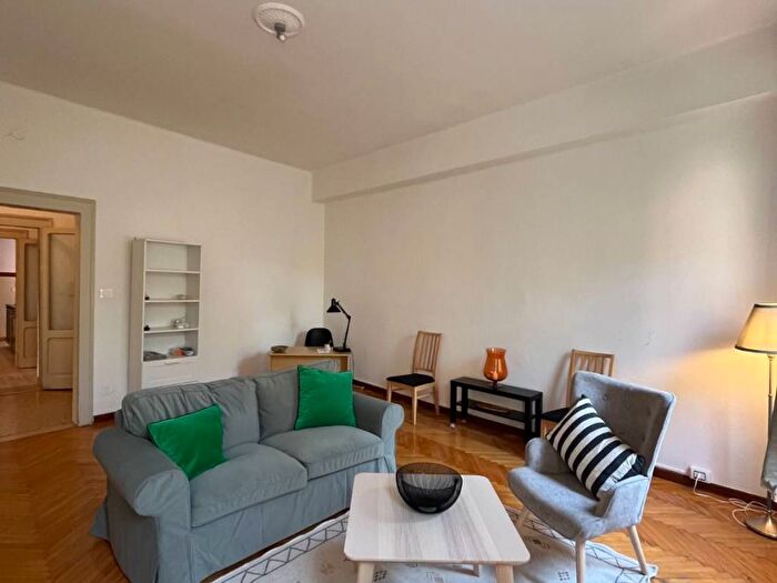 Appartamento con 5 locali in affitto in Via Carlo Cattaneo, Centro Storico, Verona