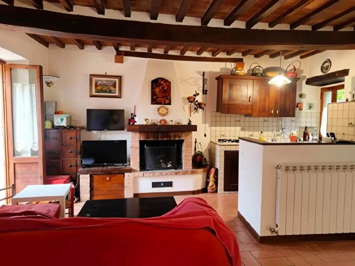 Appartamento con 6 locali in vendita in Via San Giovanni, Castiglione D'Orcia