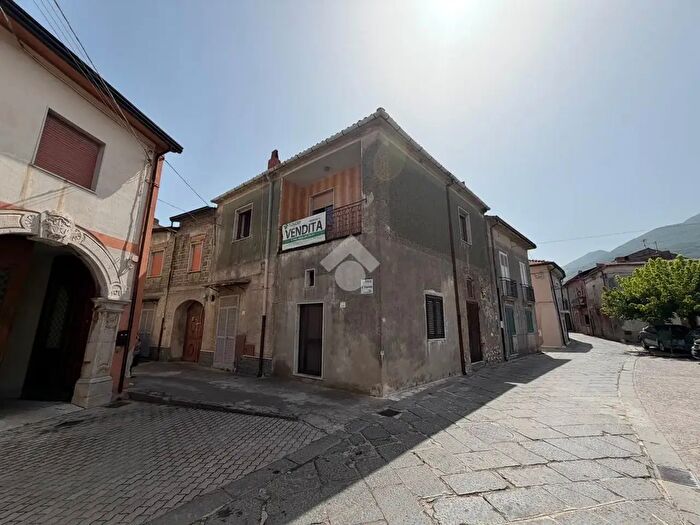 Casa con 5 locali in vendita in Via Paolo Emilio Imbriani, Cervinara