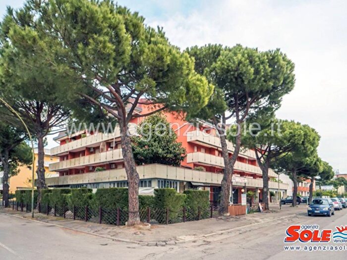 Appartamento trilocale in affitto in Viale Inghilterra, Lido delle Nazioni, Comacchio