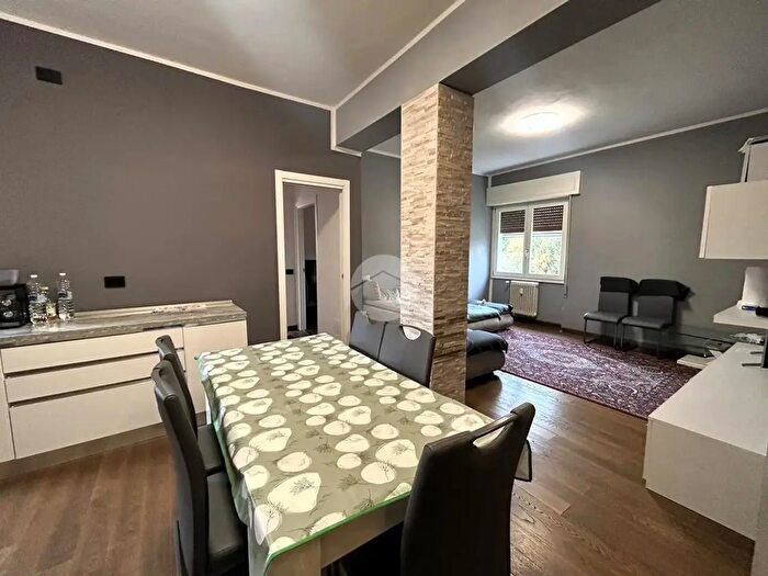 Appartamento trilocale in vendita in Via Bonomelli, Rovato