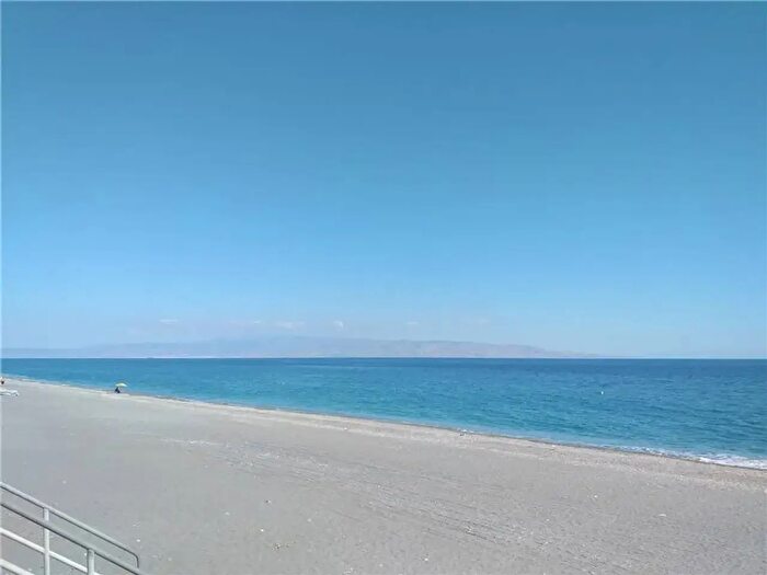 Casa trilocale in vendita in Via Fabbrica Sn, Roccalumera