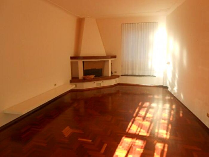 Casa con 6 locali in vendita in Piazza Matteotti, Monsano