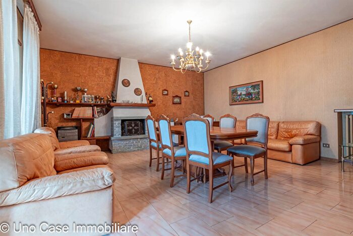 Casa con 6 locali in vendita in Caluso, Caluso