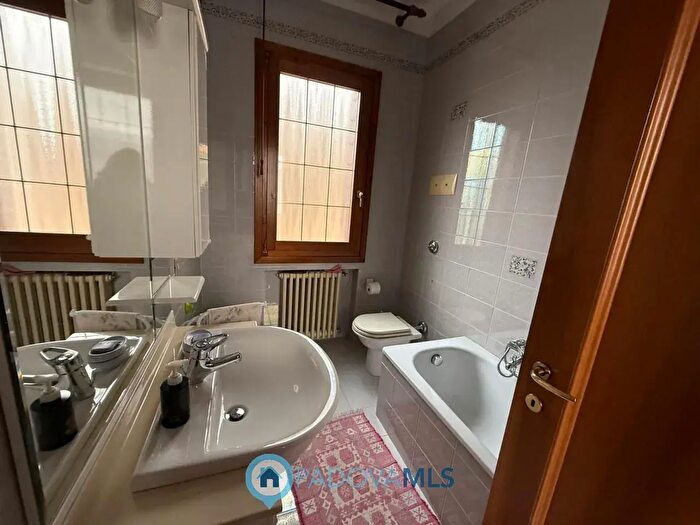 Casa trilocale in vendita in Via Roma, Albignasego