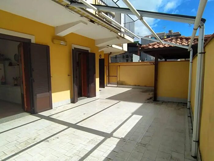 Appartamento quadrilocale in vendita in Via Casale, Acireale