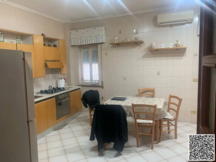 Appartamento trilocale in vendita in Napoli