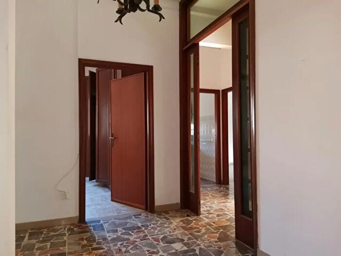 Appartamento con 5 locali in vendita in Poggibonsi
